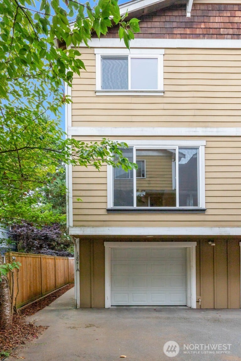 12041 33rd Avenue NE, #A, Seattle, WA 98125 12041 33rd Avenue NE, #A, Seattle, WA 98125