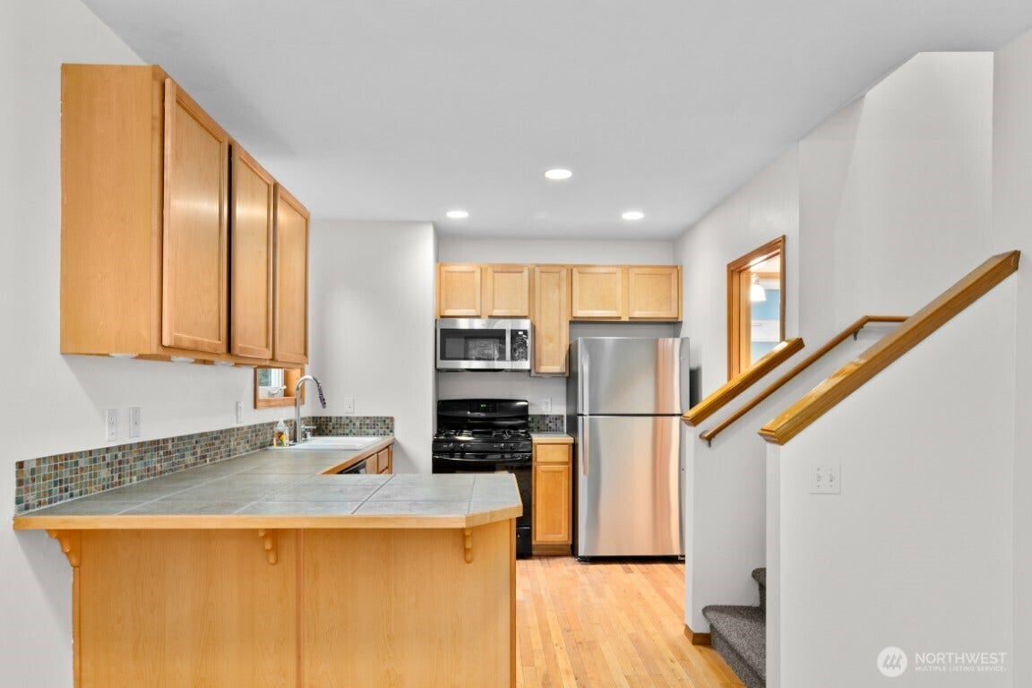 12041 33rd Avenue NE, #A, Seattle, WA 98125 12041 33rd Avenue NE, #A, Seattle, WA 98125