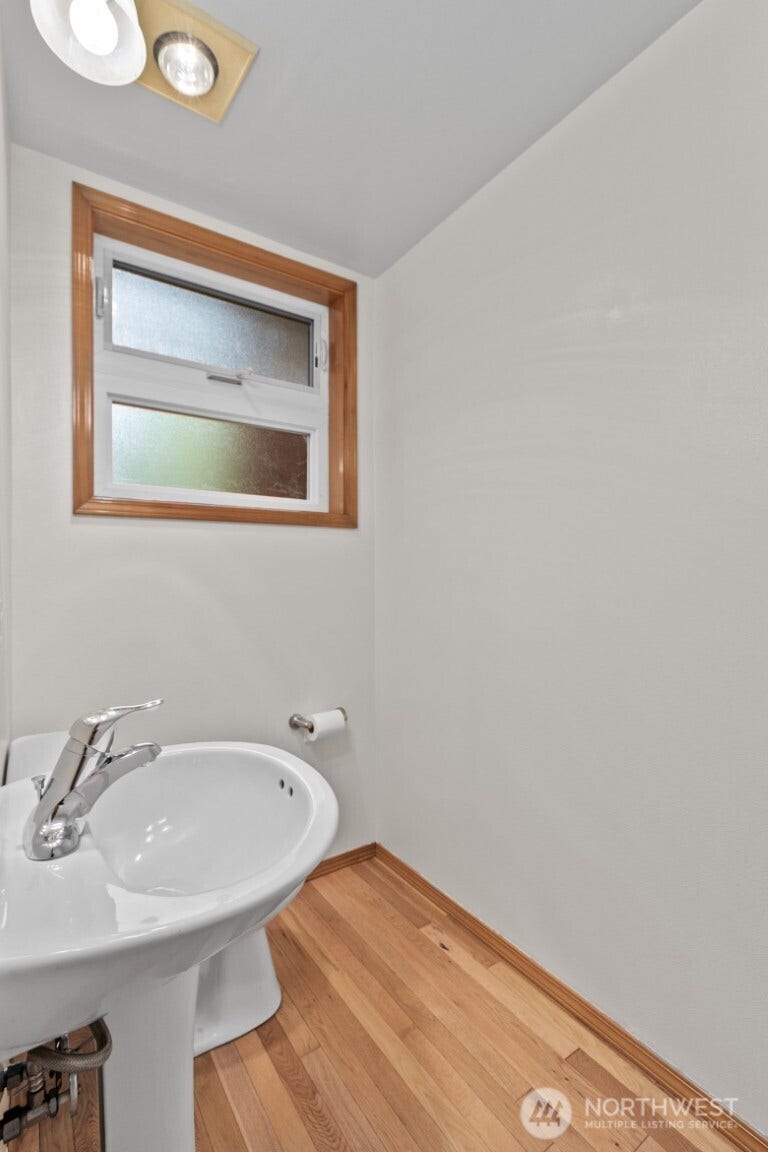 12041 33rd Avenue NE, #A, Seattle, WA 98125 12041 33rd Avenue NE, #A, Seattle, WA 98125