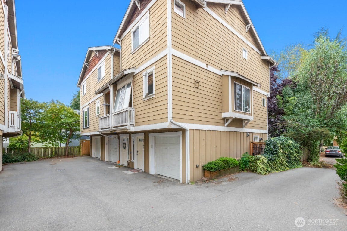 12041 33rd Avenue NE, #A, Seattle, WA 98125 12041 33rd Avenue NE, #A, Seattle, WA 98125