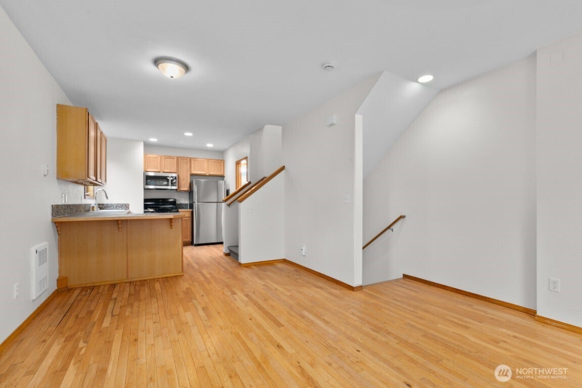 12041 33rd Avenue NE, #A, Seattle, WA 98125 12041 33rd Avenue NE, #A, Seattle, WA 98125
