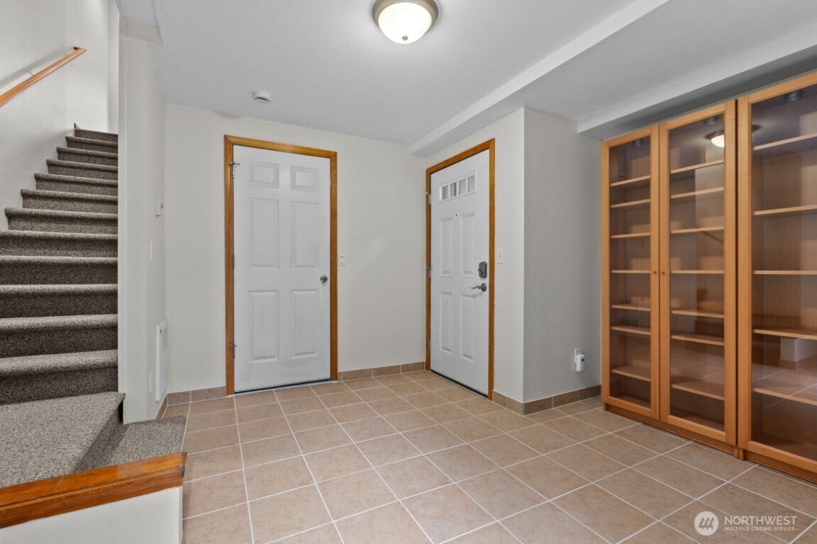12041 33rd Avenue NE, #A, Seattle, WA 98125 12041 33rd Avenue NE, #A, Seattle, WA 98125