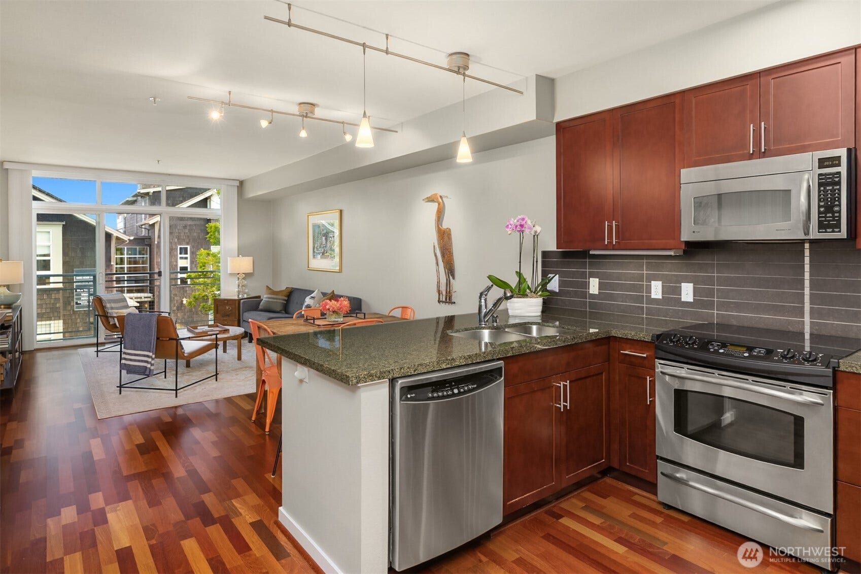 125 Ferncliff Avenue NE, #E242, Bainbridge Island, WA 98110 125 Ferncliff Avenue NE, #E242, Bainbridge Island, WA 98110