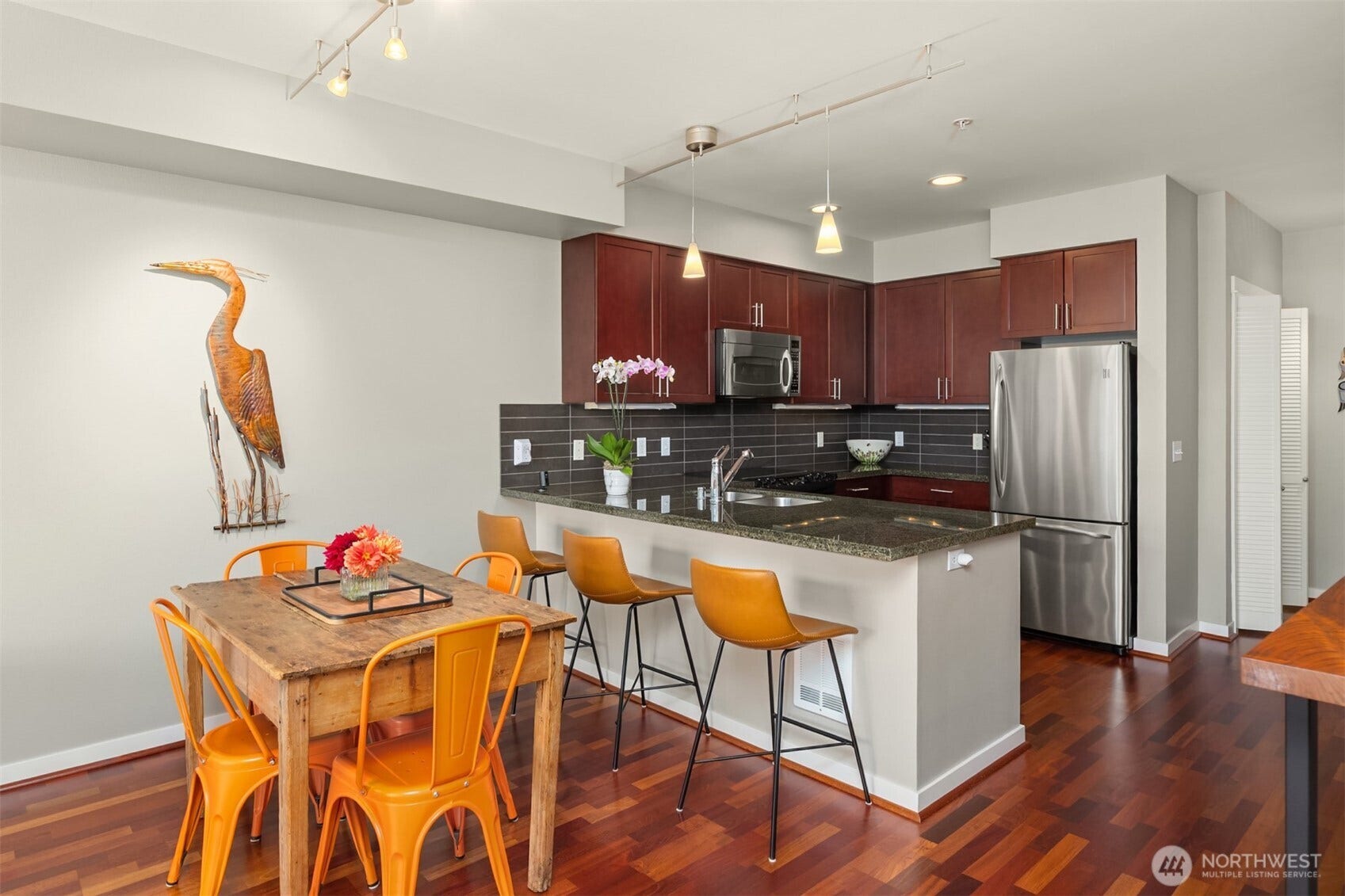 125 Ferncliff Avenue NE, #E242, Bainbridge Island, WA 98110 125 Ferncliff Avenue NE, #E242, Bainbridge Island, WA 98110