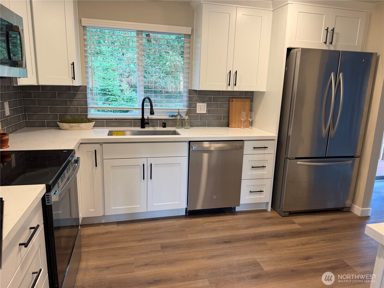 14610 198th Street SE, Renton, WA 98058 14610 198th Street SE, Renton, WA 98058