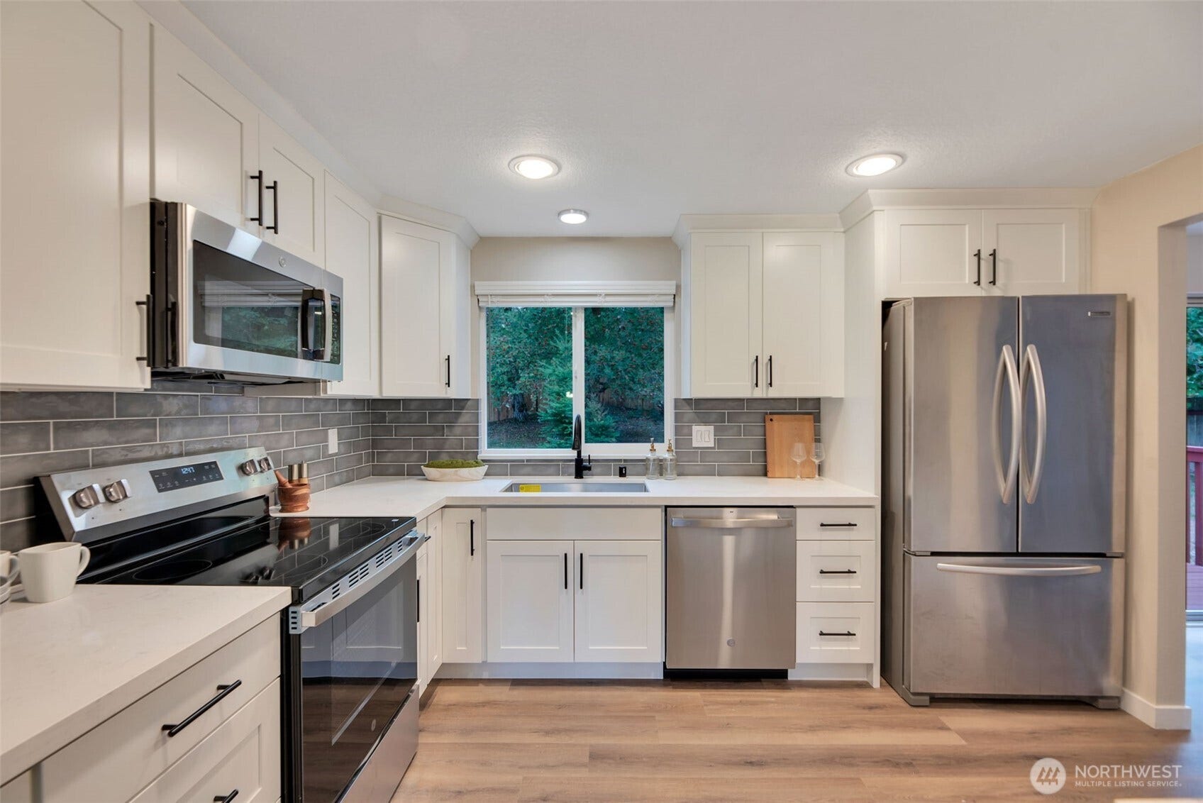 14610 198th Street SE, Renton, WA 98058 14610 198th Street SE, Renton, WA 98058