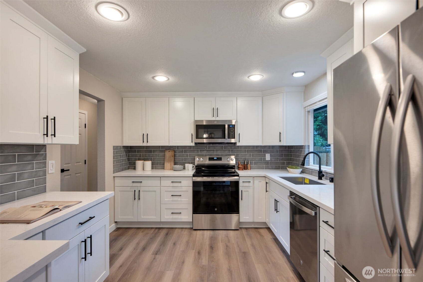 14610 198th Street SE, Renton, WA 98058 14610 198th Street SE, Renton, WA 98058