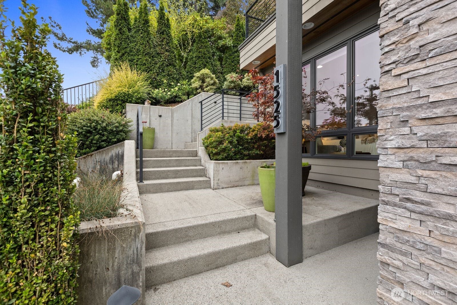 1525 36th Avenue S, Seattle, WA 98144 1525 36th Avenue S, Seattle, WA 98144