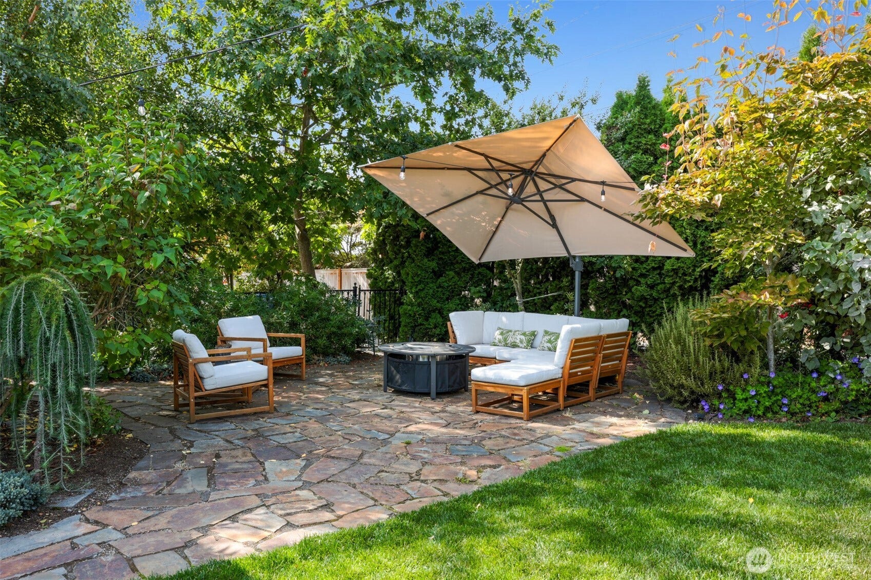 6049 Princeton Avenue NE, Seattle, WA 98115 6049 Princeton Avenue NE, Seattle, WA 98115