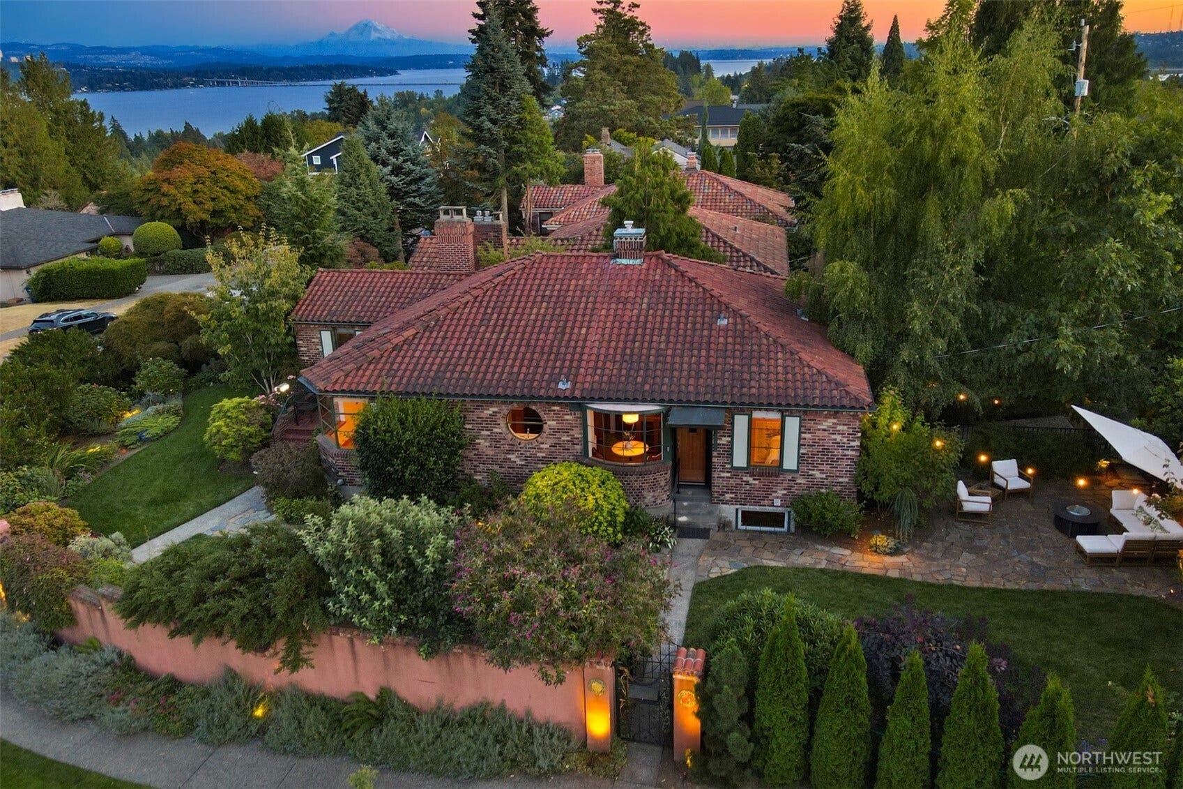 6049 Princeton Avenue NE, Seattle, WA 98115 6049 Princeton Avenue NE, Seattle, WA 98115