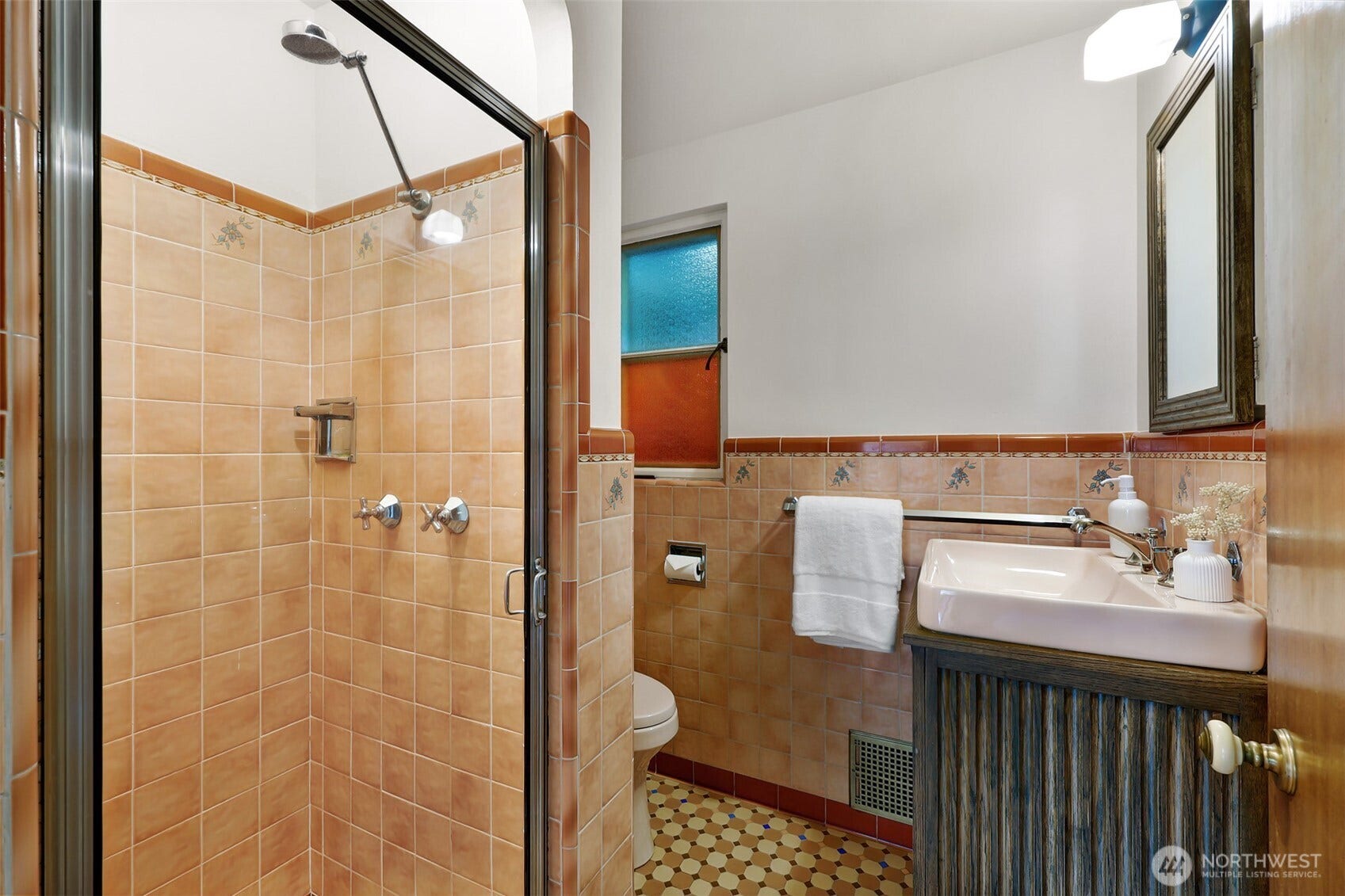 6049 Princeton Avenue NE, Seattle, WA 98115 6049 Princeton Avenue NE, Seattle, WA 98115