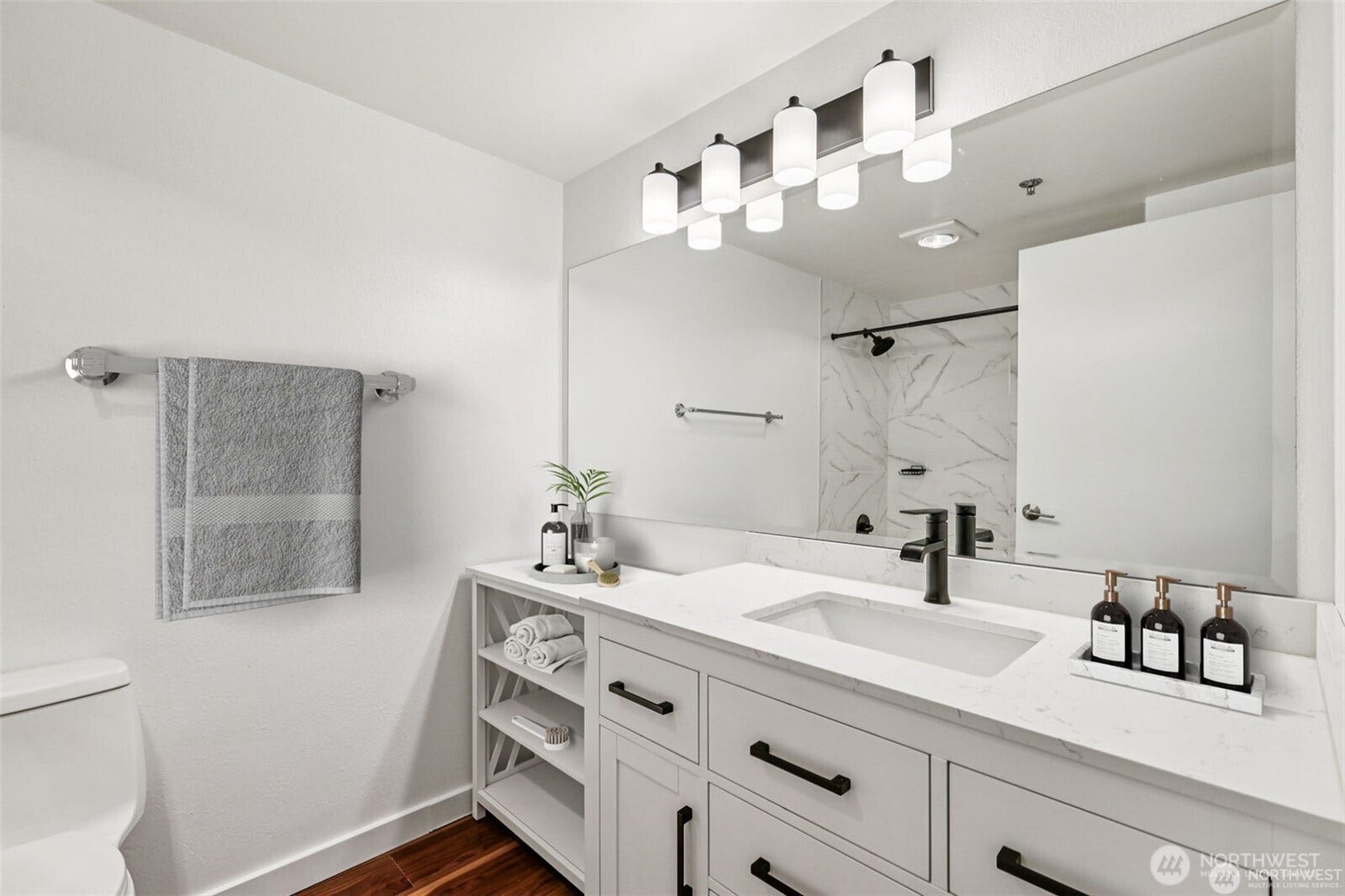 1425 Dexter Avenue N, #611, Seattle, WA 98109 1425 Dexter Avenue N, #611, Seattle, WA 98109