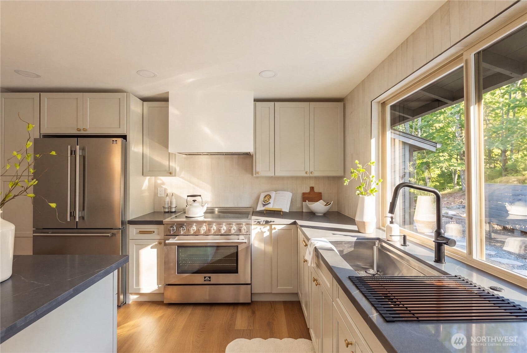 25510 SE 159th Street, Issaquah, WA 98027 25510 SE 159th Street, Issaquah, WA 98027