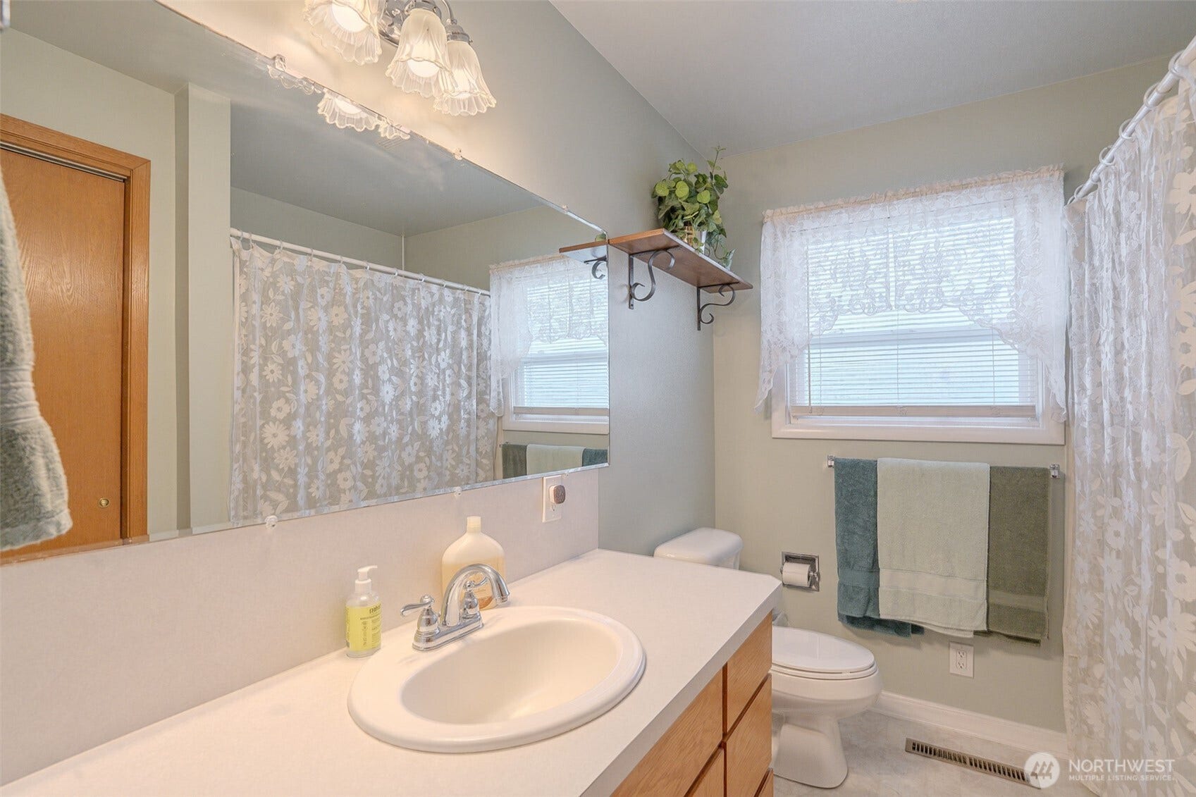 1369 Upland Drive, Sunnyside, WA 98944