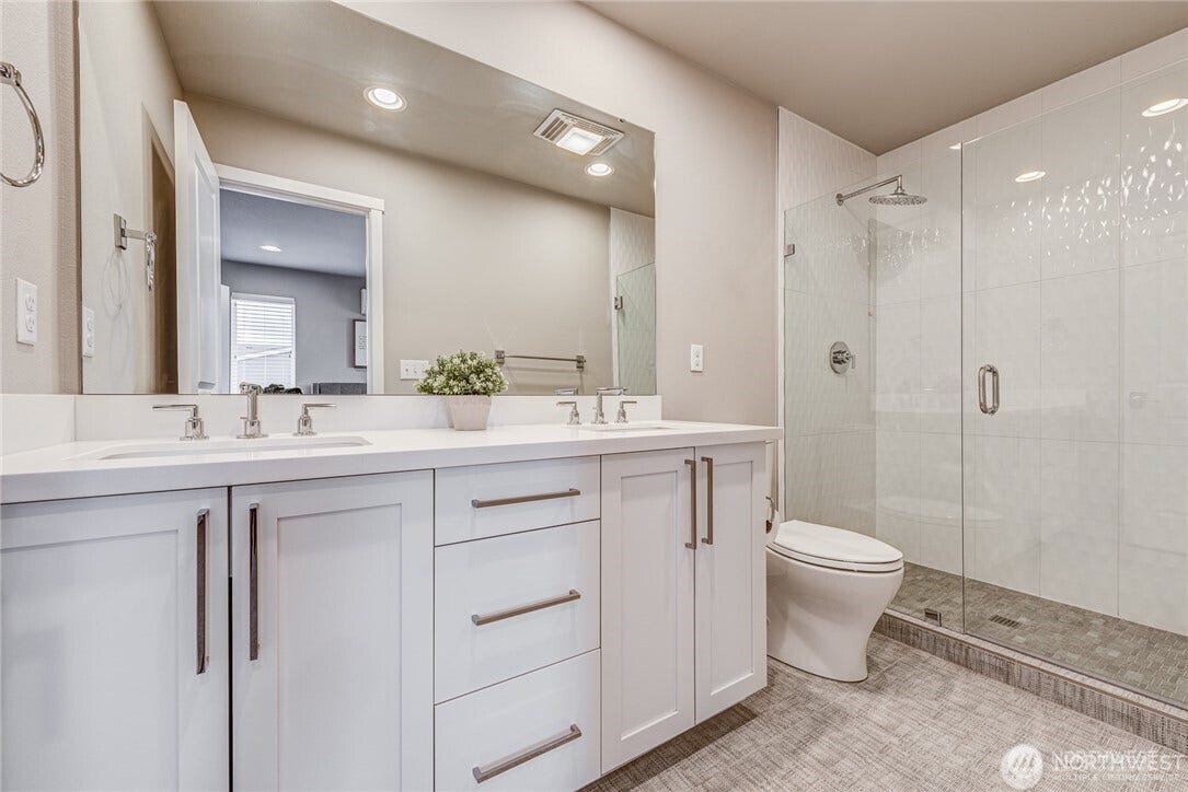 Primary bath with shower and walk in closet