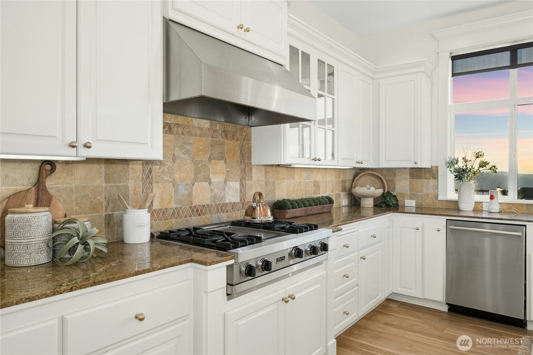 1685 30th Avenue NE, Issaquah, WA 98029