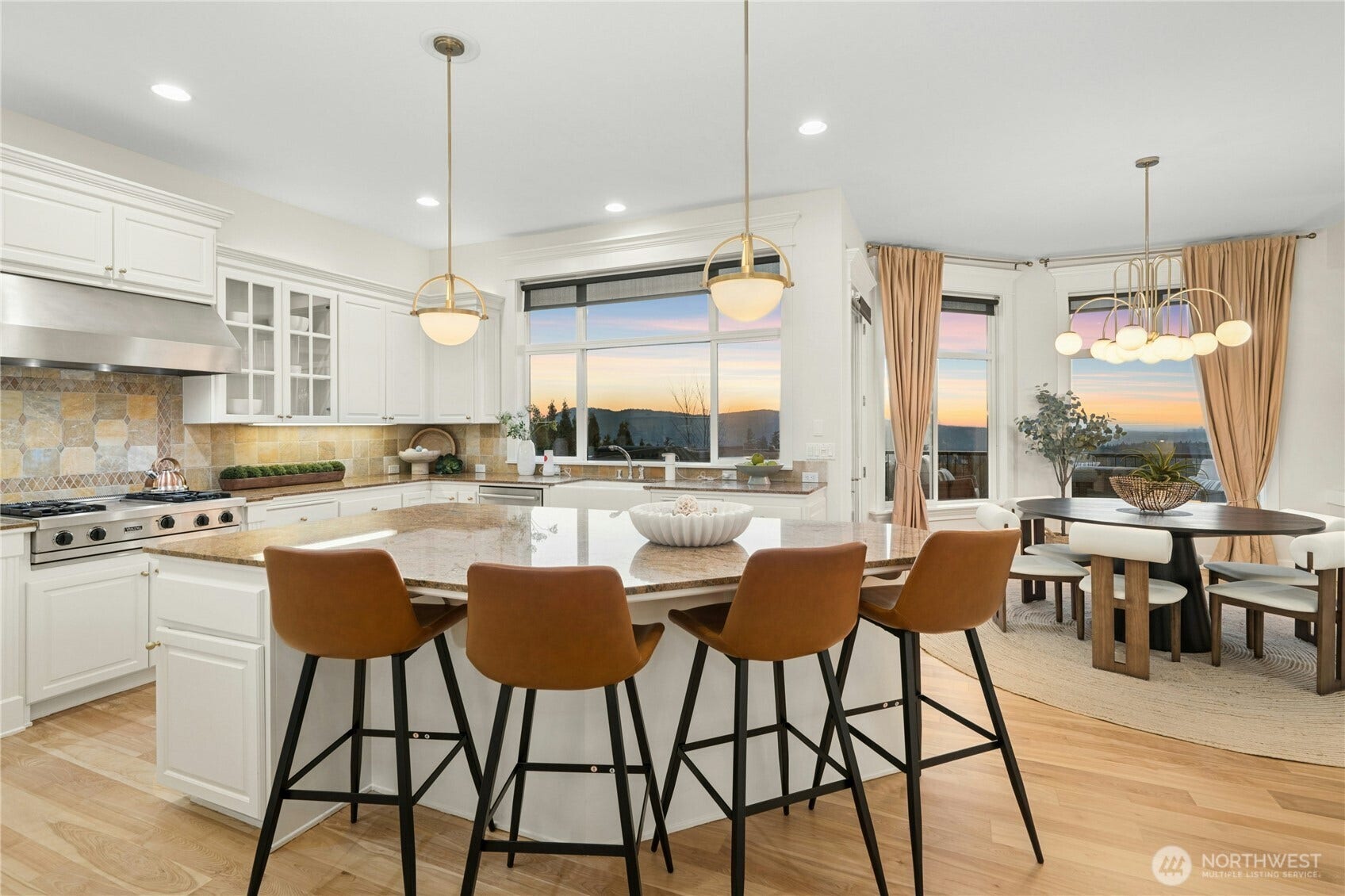 1685 30th Avenue NE, Issaquah, WA 98029