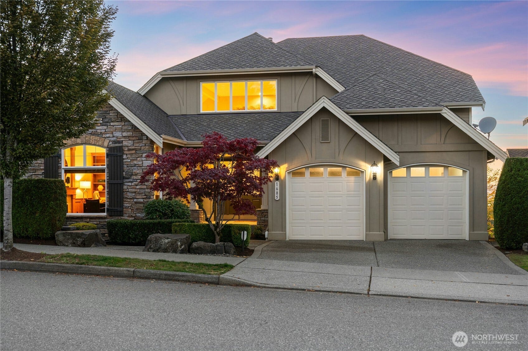1685 30th Avenue NE, Issaquah, WA 98029