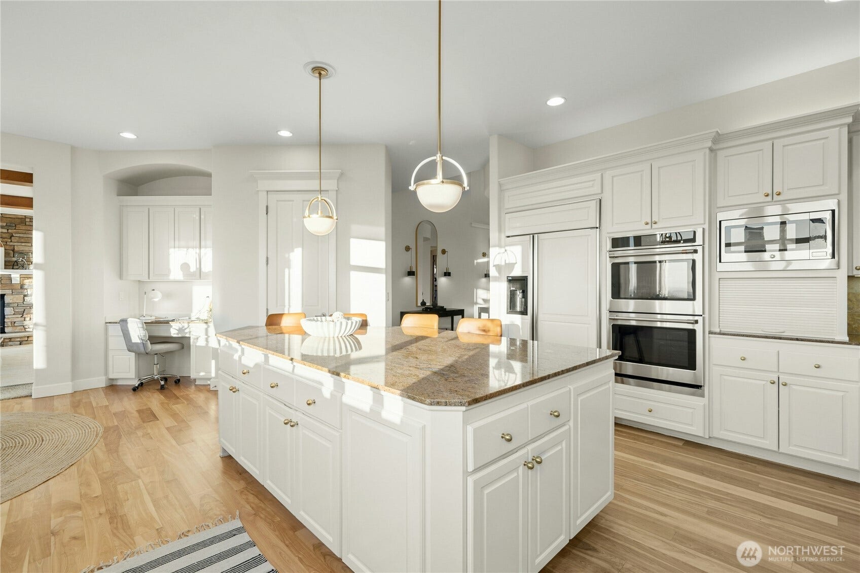 1685 30th Avenue NE, Issaquah, WA 98029