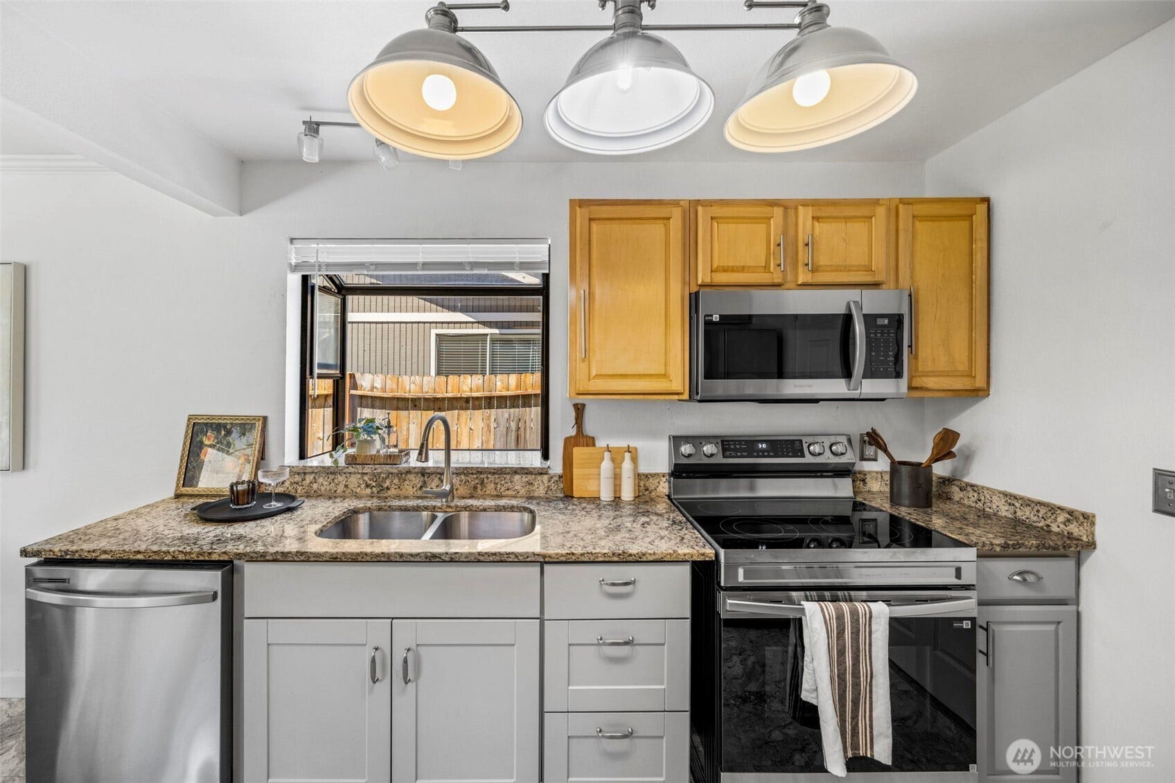 2825 I Street SE, Auburn, WA 98002 2825 I Street SE, Auburn, WA 98002