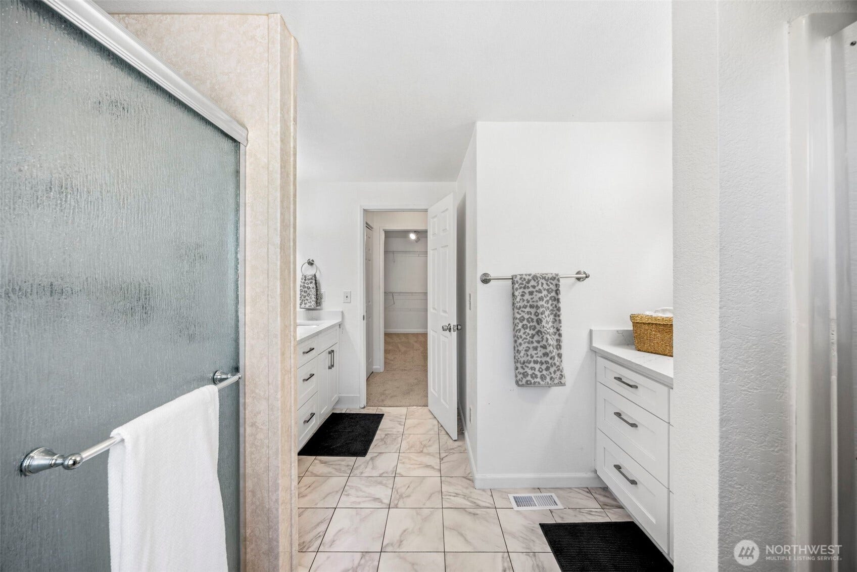 2825 I Street SE, Auburn, WA 98002 2825 I Street SE, Auburn, WA 98002