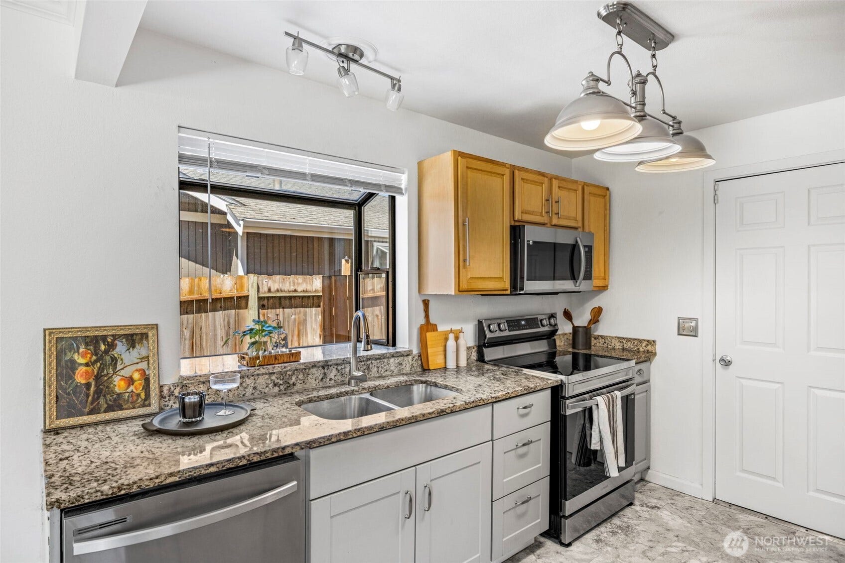 2825 I Street SE, Auburn, WA 98002 2825 I Street SE, Auburn, WA 98002