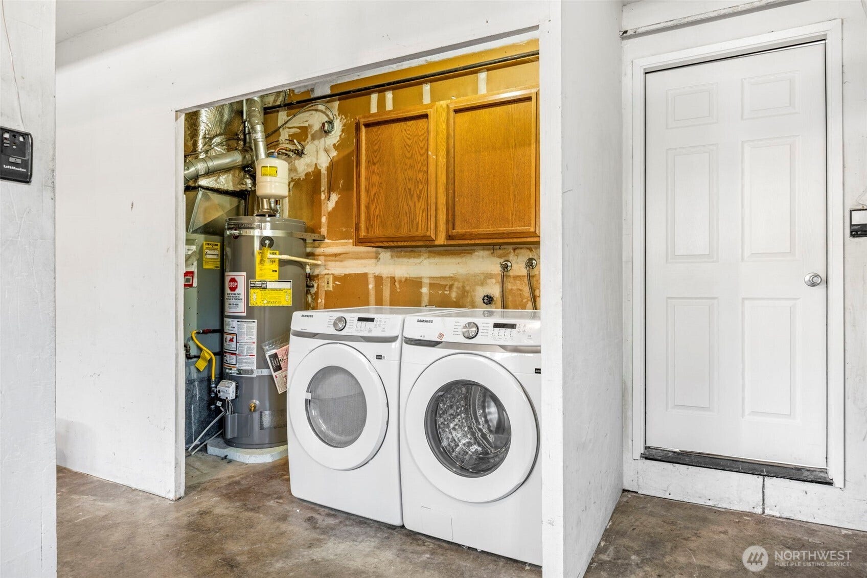 2825 I Street SE, Auburn, WA 98002 2825 I Street SE, Auburn, WA 98002