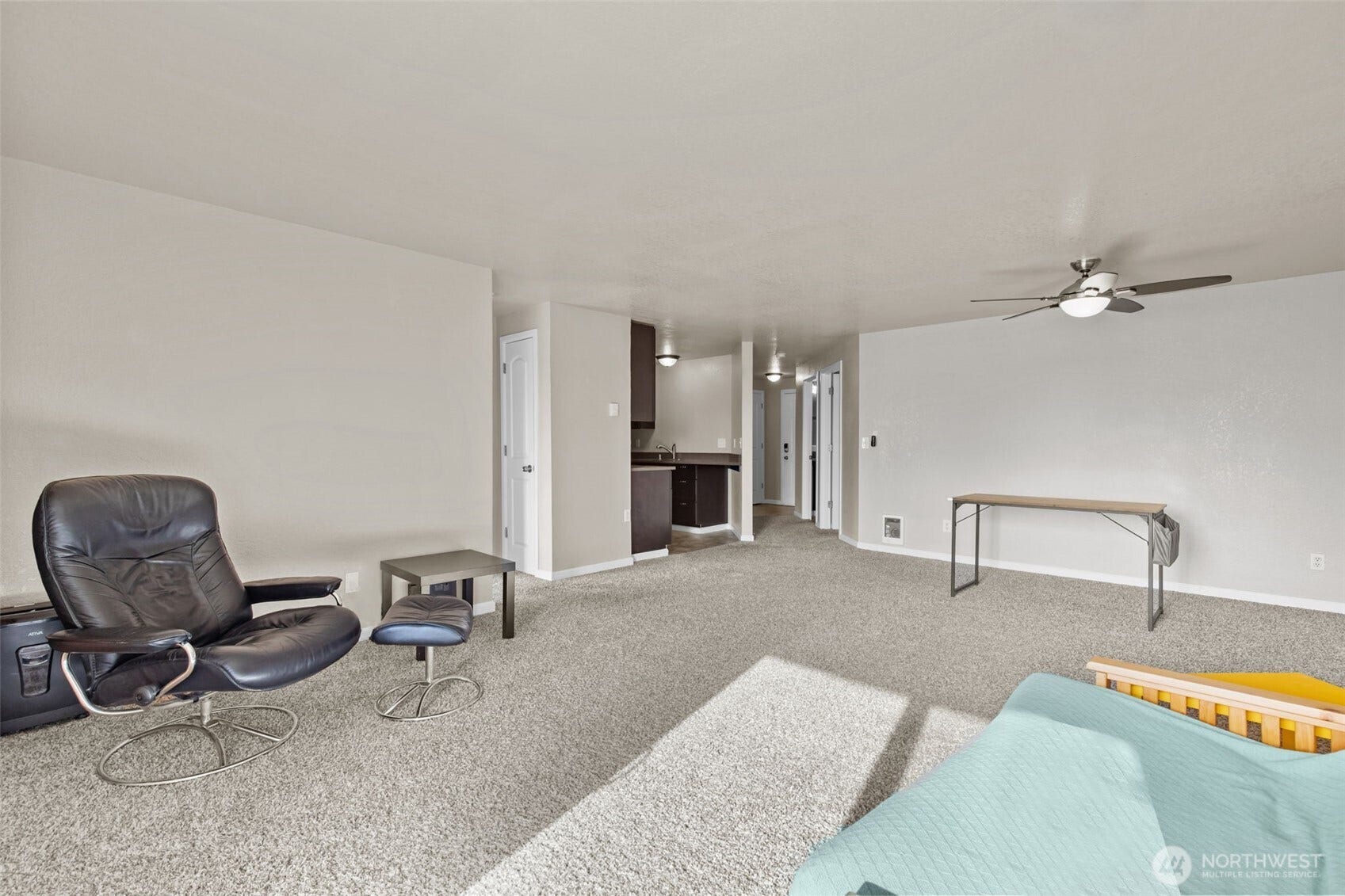9815 Holly Drive, #A208, Everett, WA 98204 9815 Holly Drive, #A208, Everett, WA 98204
