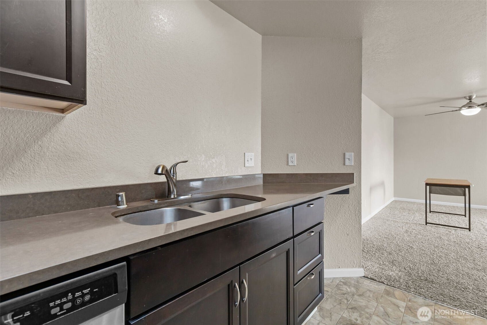 9815 Holly Drive, #A208, Everett, WA 98204 9815 Holly Drive, #A208, Everett, WA 98204