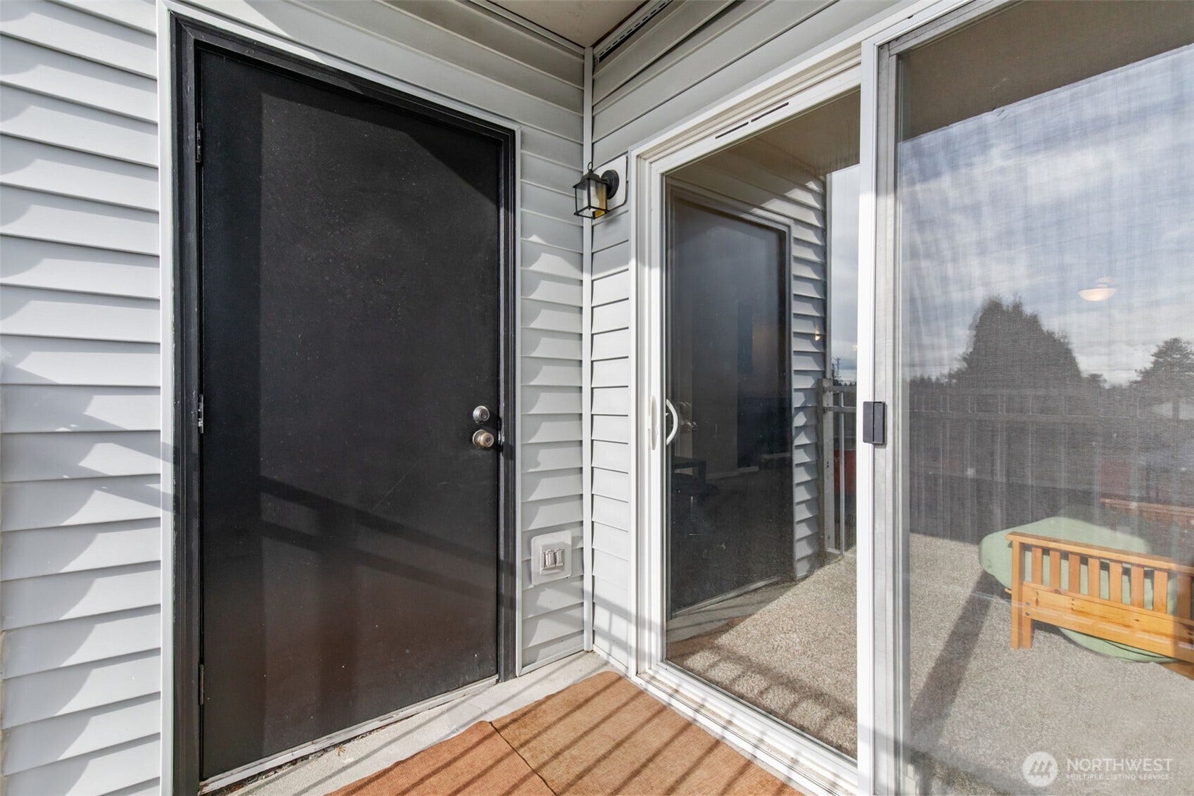 9815 Holly Drive, #A208, Everett, WA 98204 9815 Holly Drive, #A208, Everett, WA 98204
