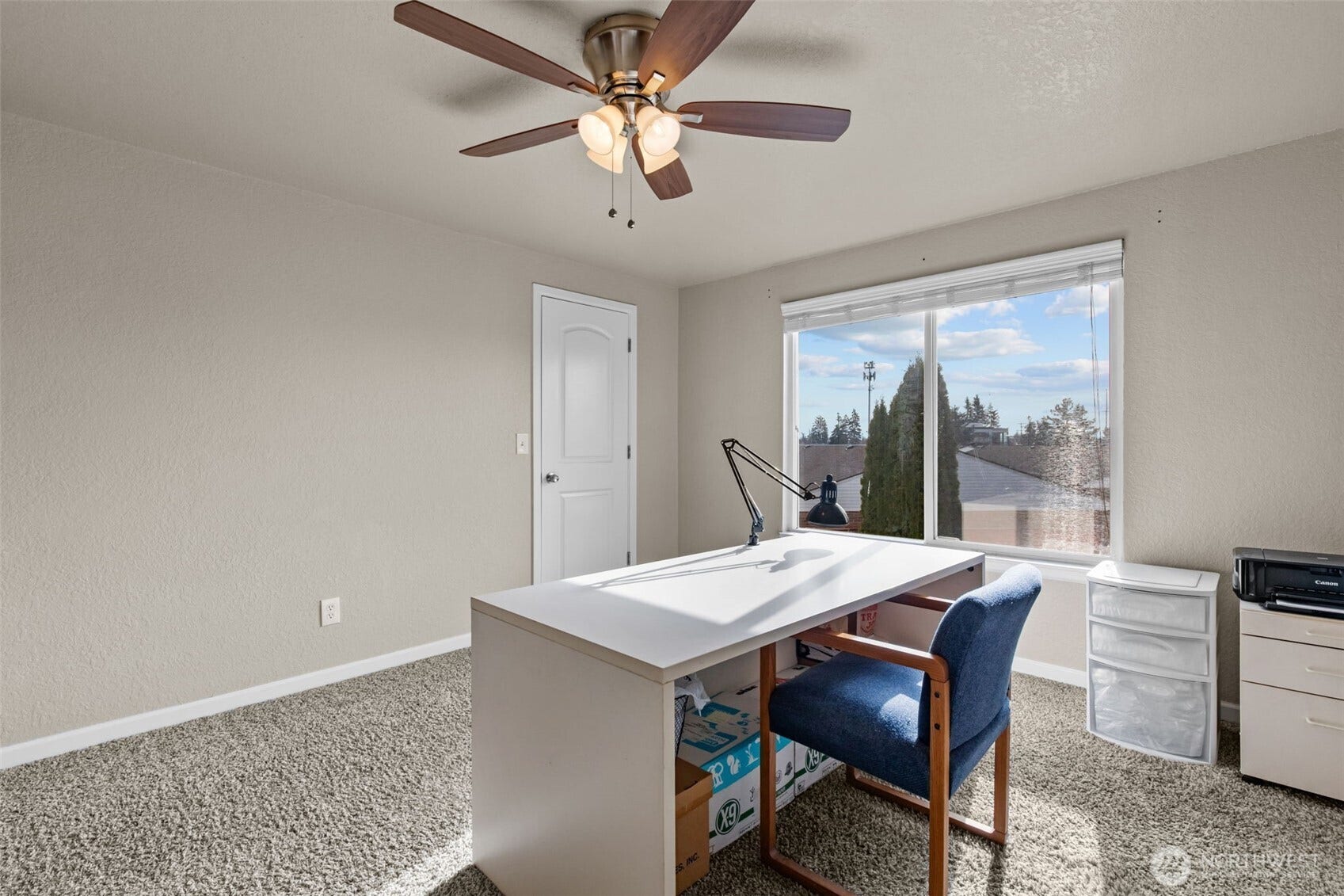 9815 Holly Drive, #A208, Everett, WA 98204 9815 Holly Drive, #A208, Everett, WA 98204