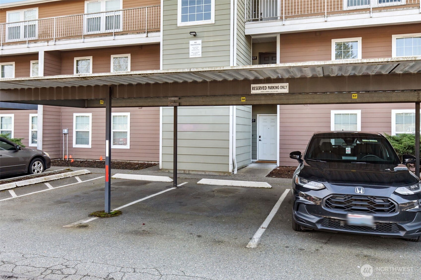 9815 Holly Drive, #A208, Everett, WA 98204 9815 Holly Drive, #A208, Everett, WA 98204