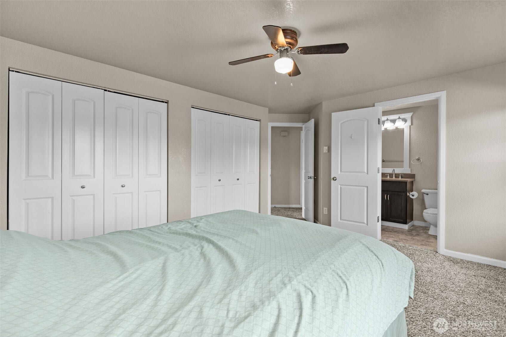 9815 Holly Drive, #A208, Everett, WA 98204 9815 Holly Drive, #A208, Everett, WA 98204