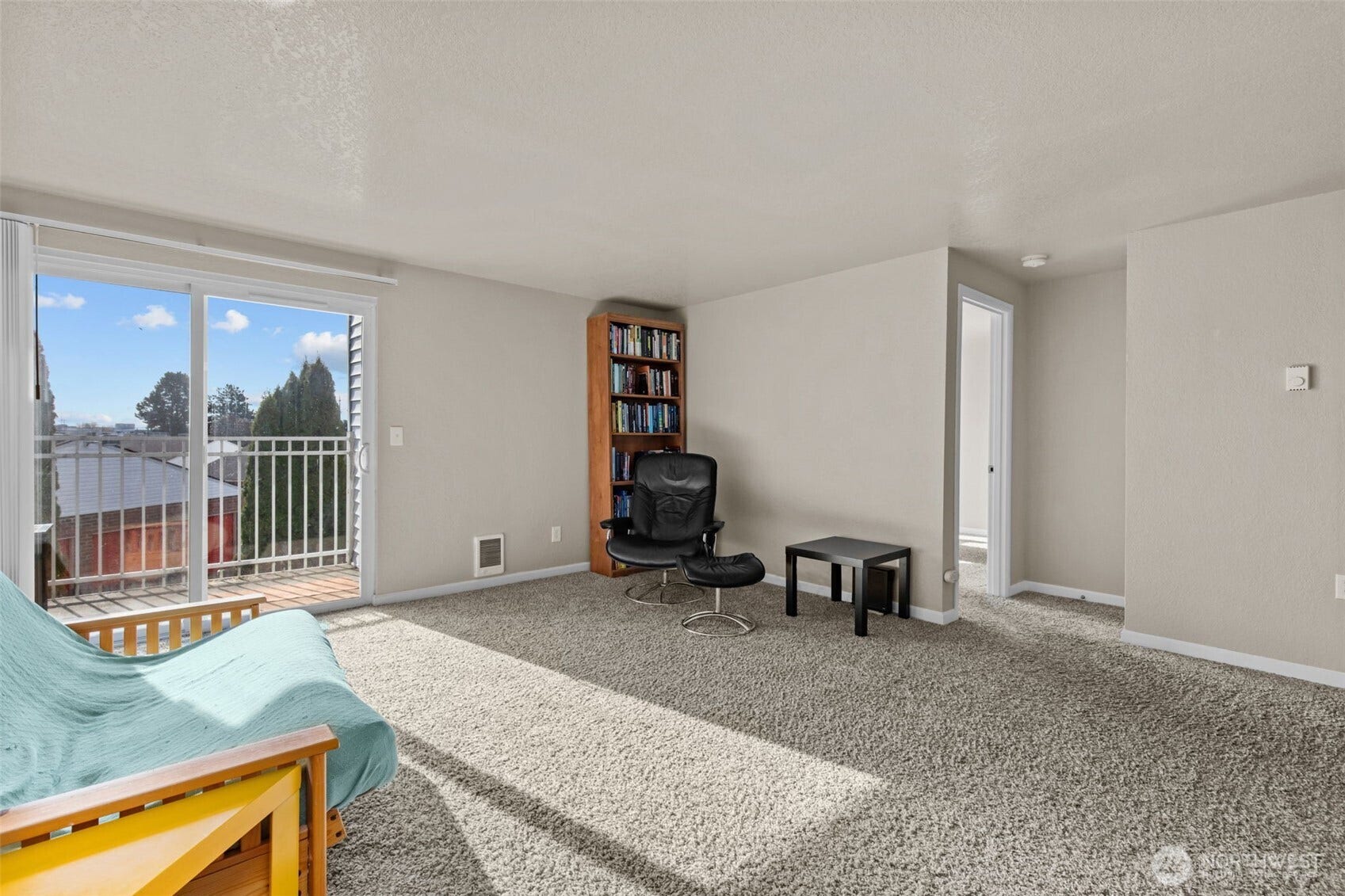9815 Holly Drive, #A208, Everett, WA 98204 9815 Holly Drive, #A208, Everett, WA 98204