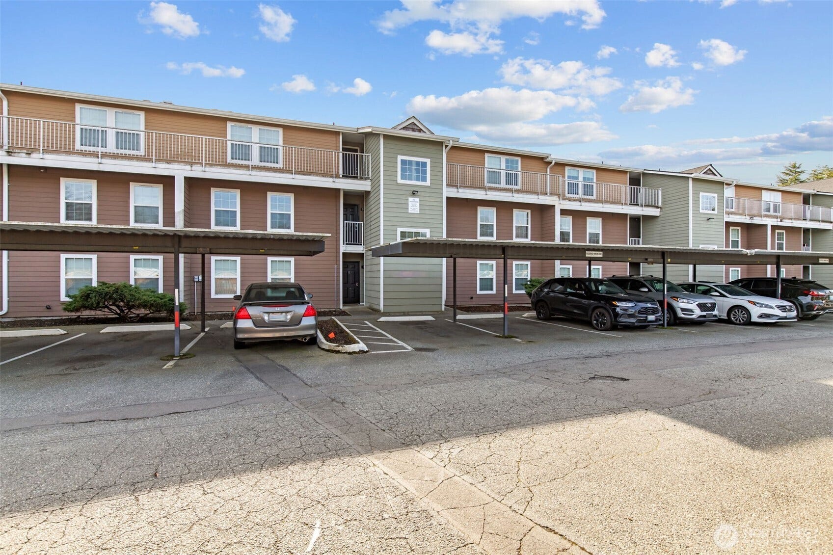 9815 Holly Drive, #A208, Everett, WA 98204 9815 Holly Drive, #A208, Everett, WA 98204