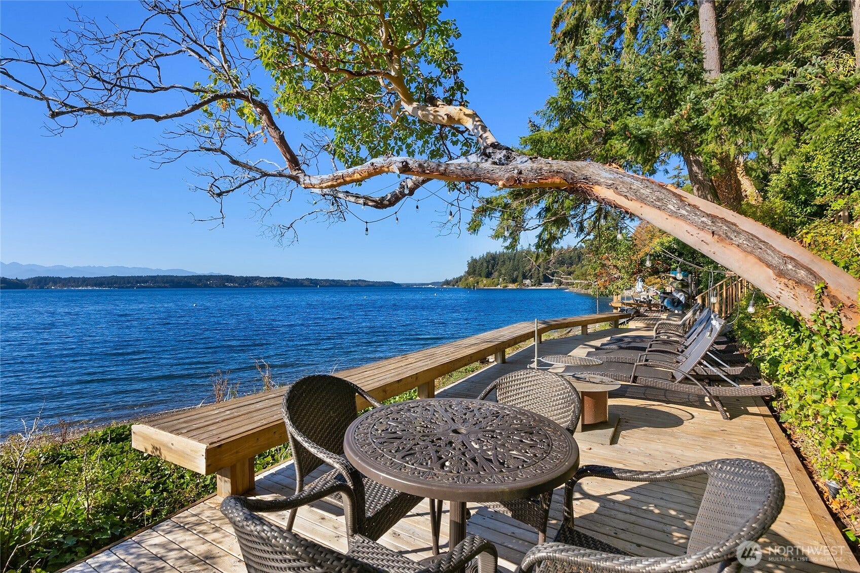 8405 Hansen Road NE, Bainbridge Island, WA 98110 On the waterfront
