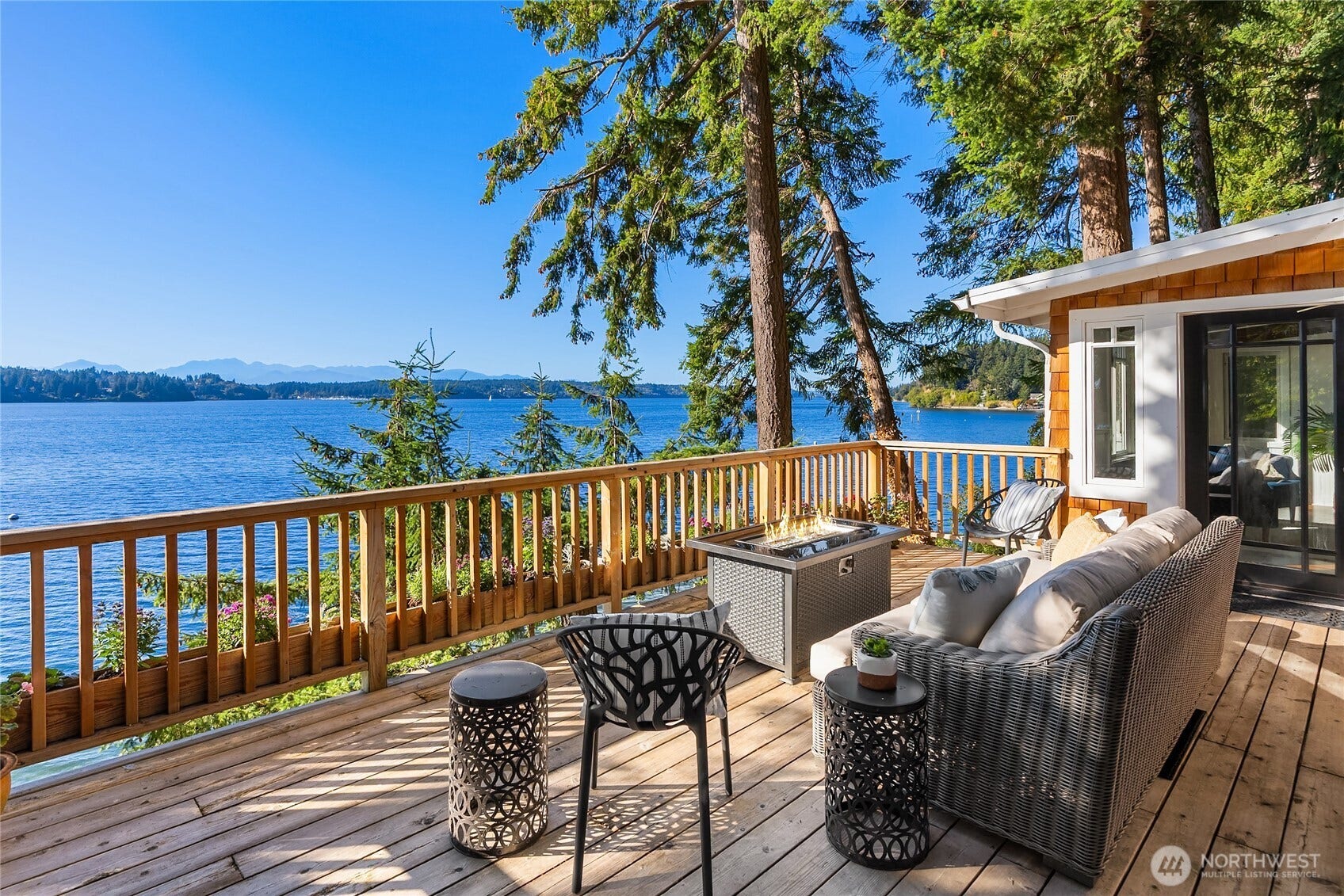 8405 Hansen Road NE, Bainbridge Island, WA 98110 Come sit for a spell.