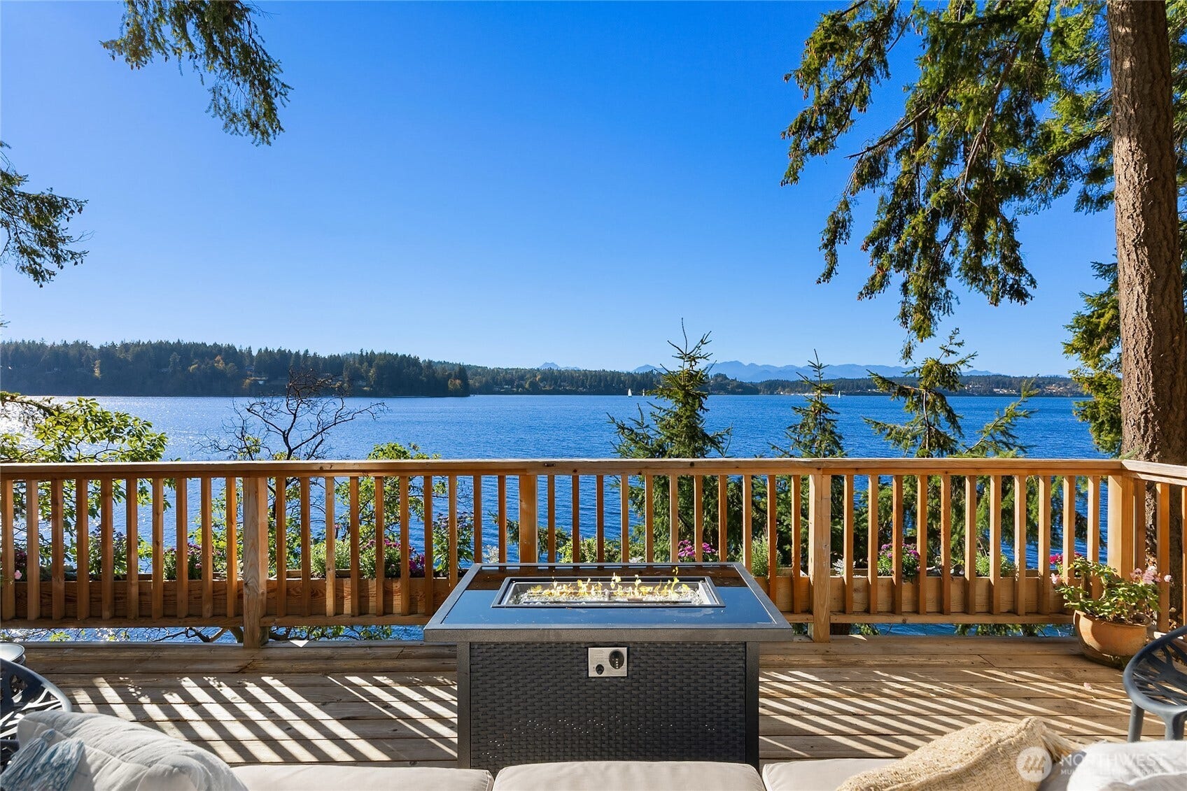 8405 Hansen Road NE, Bainbridge Island, WA 98110 Looking west to Ilahee and Brownsville