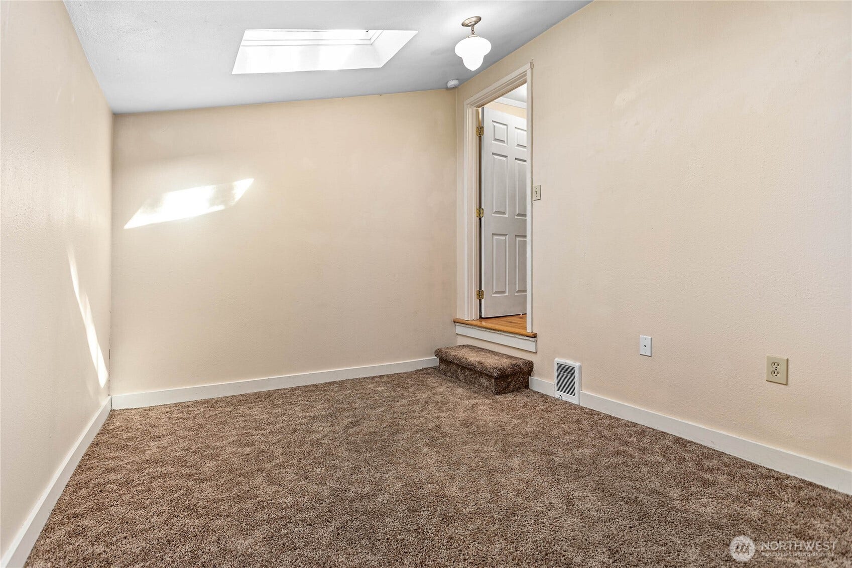 1405 Halleck Street, Bellingham, WA 98225 1405 Halleck Street, Bellingham, WA 98225
