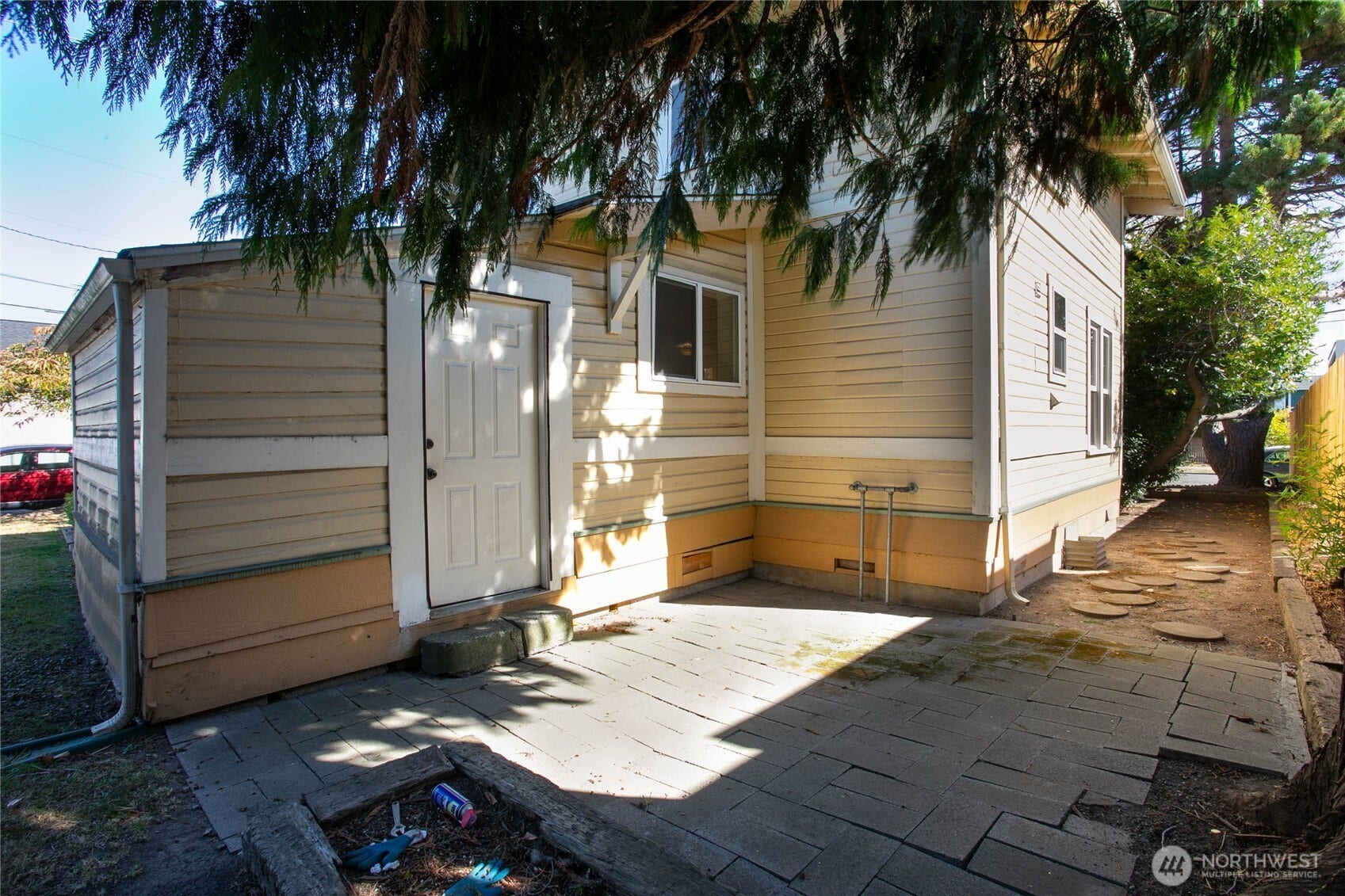 1405 Halleck Street, Bellingham, WA 98225 1405 Halleck Street, Bellingham, WA 98225