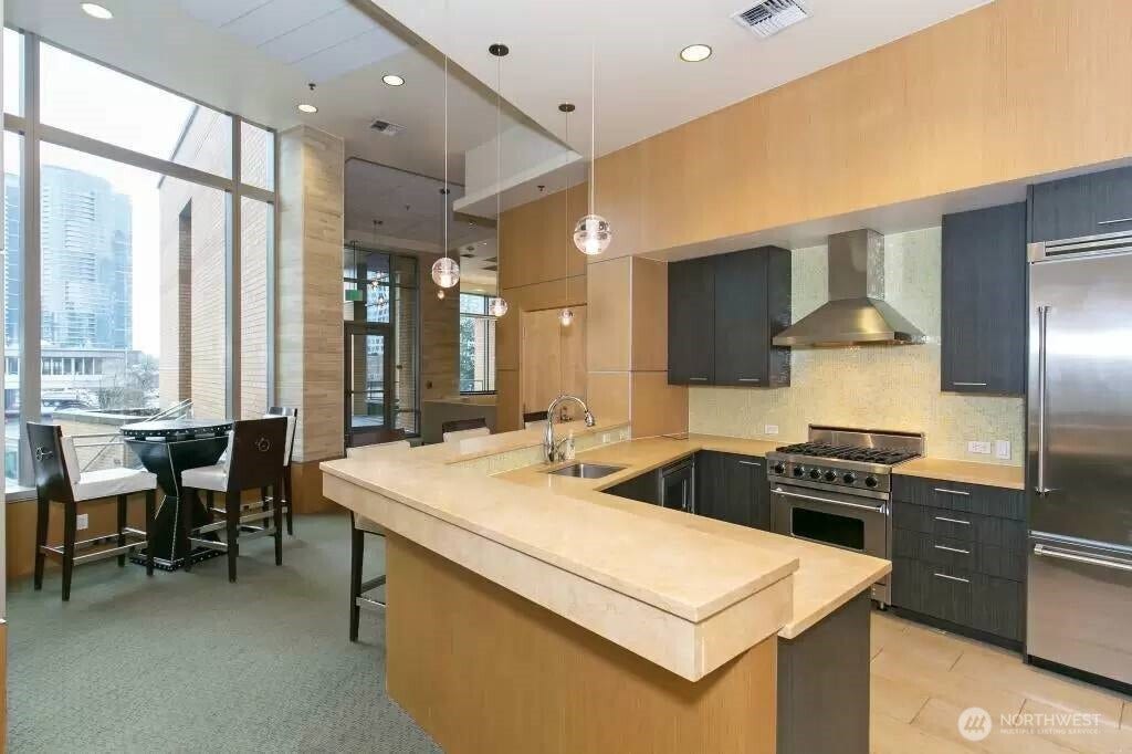 10610 NE 9th Street Pl, #1202, Bellevue, WA 98004 10610 NE 9th Street Pl, #1202, Bellevue, WA 98004
