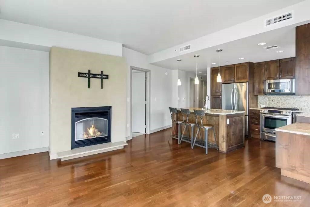 10610 NE 9th Street Pl, #1202, Bellevue, WA 98004 10610 NE 9th Street Pl, #1202, Bellevue, WA 98004