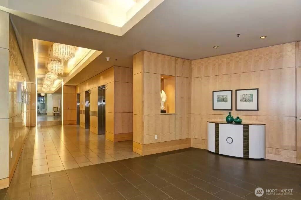 10610 NE 9th Street Pl, #1202, Bellevue, WA 98004 10610 NE 9th Street Pl, #1202, Bellevue, WA 98004