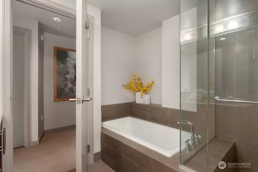 10610 NE 9th Street Pl, #1202, Bellevue, WA 98004 10610 NE 9th Street Pl, #1202, Bellevue, WA 98004