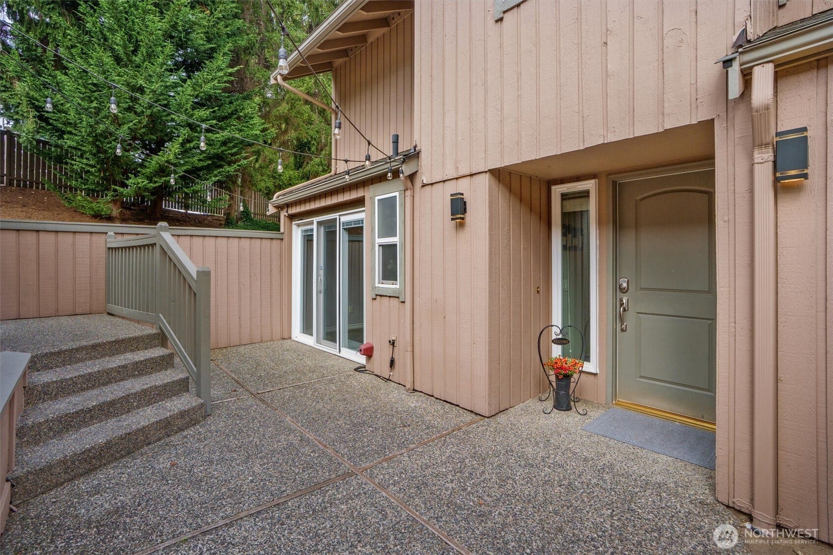 Private enclosed entryway.