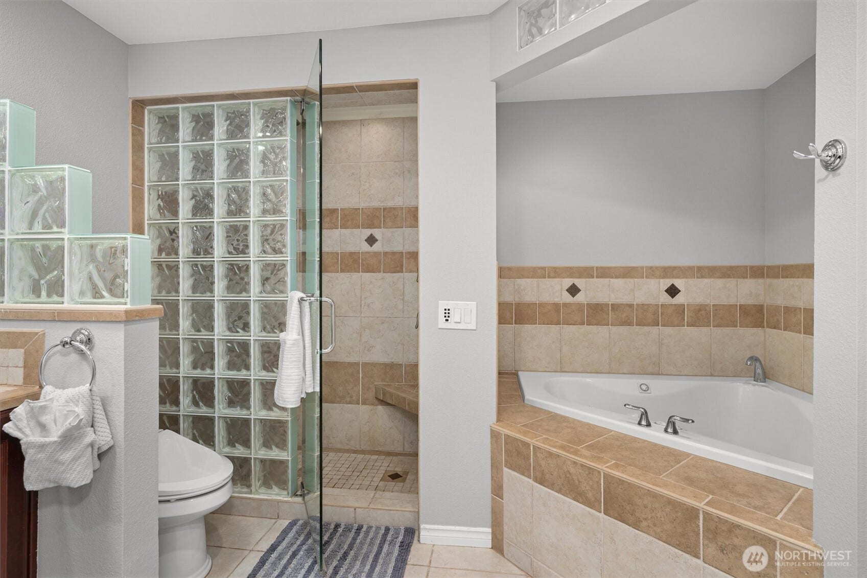 Master bathroom with jetted bathtub.