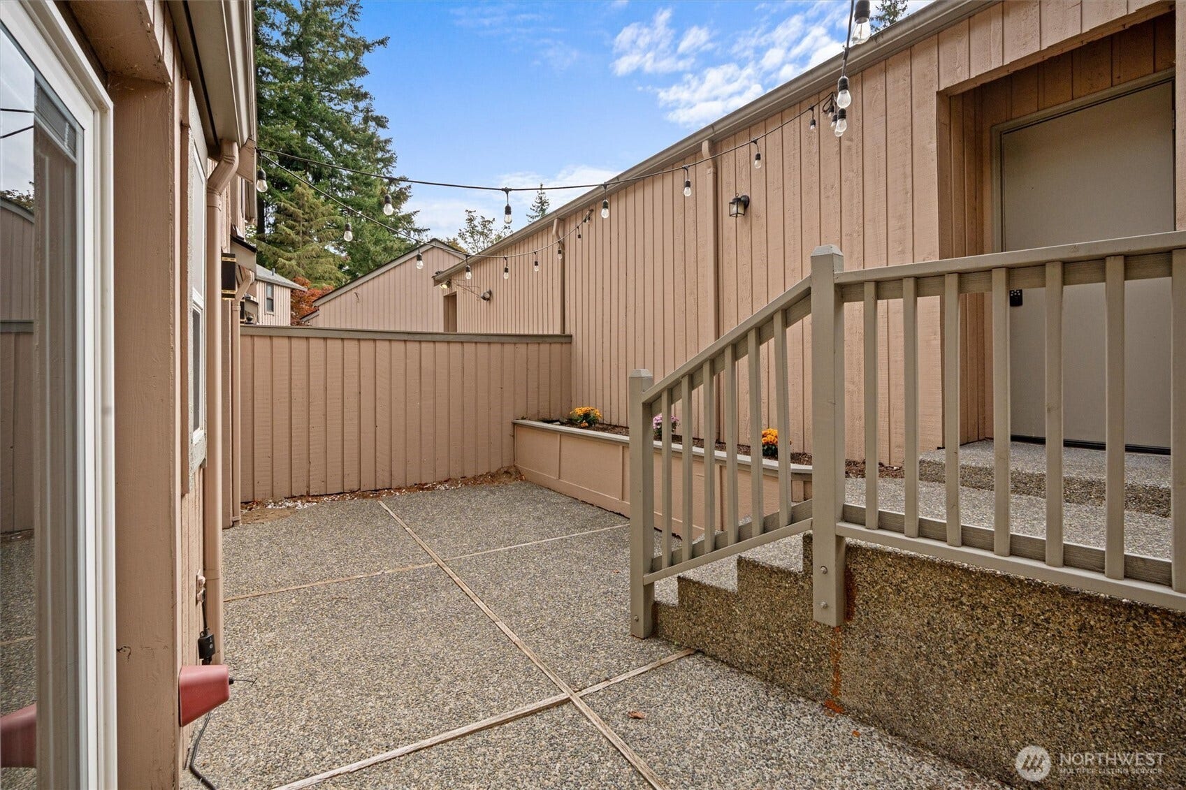Private enclosed entryway.