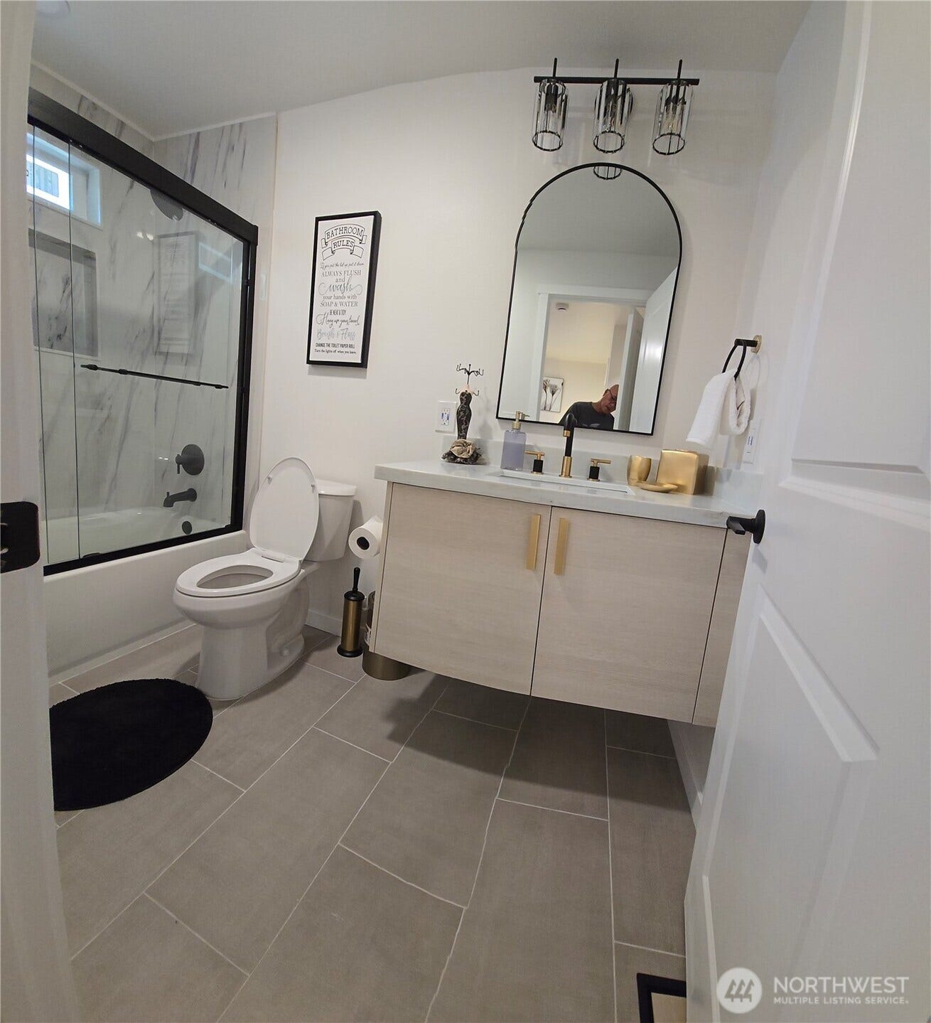 12826 14th Avenue SW, Burien, WA 98146 12826 14th Avenue SW, Burien, WA 98146