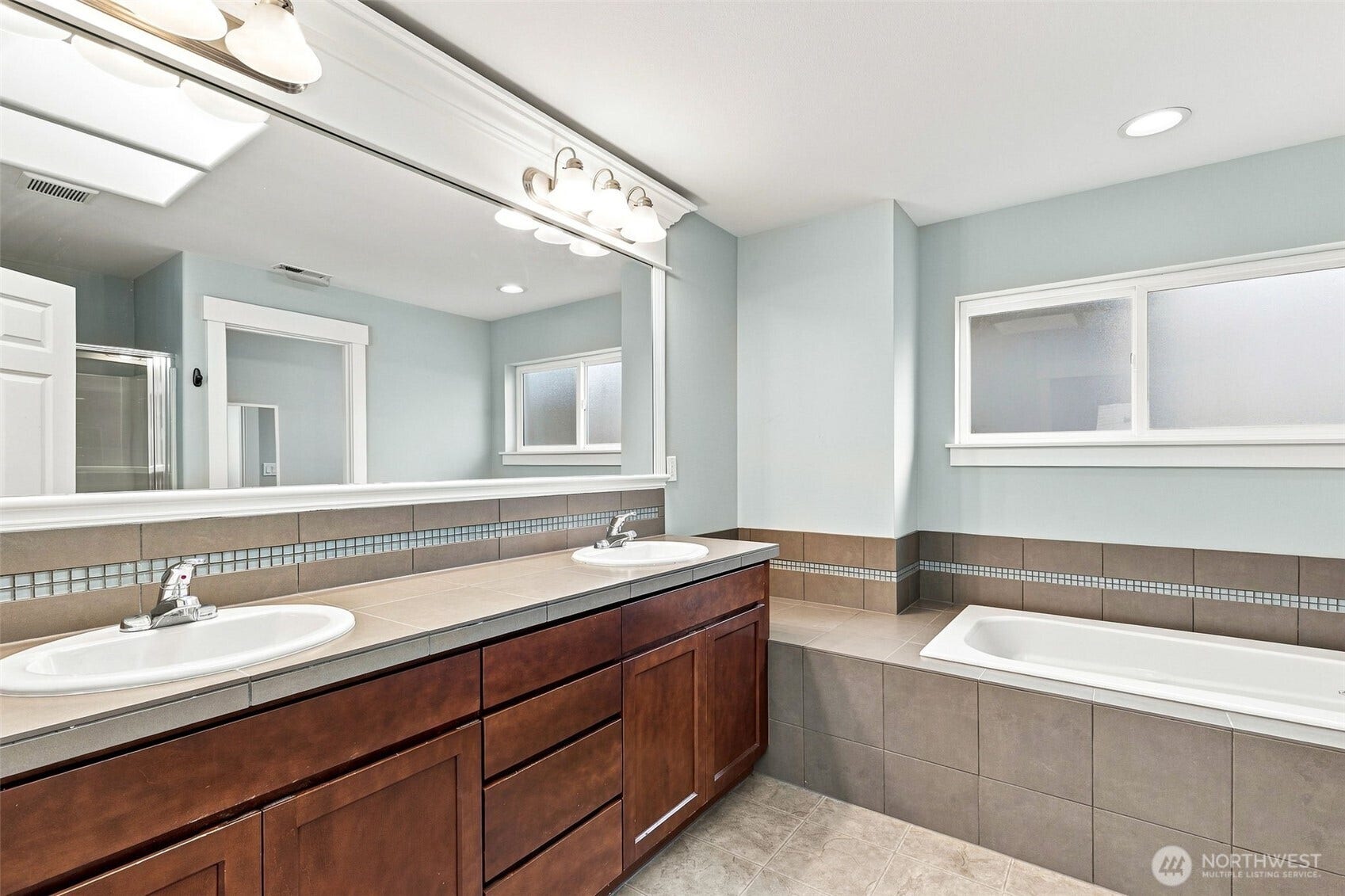 12420 NE 171st Court, Woodinville, WA 98072 12420 NE 171st Court, Woodinville, WA 98072