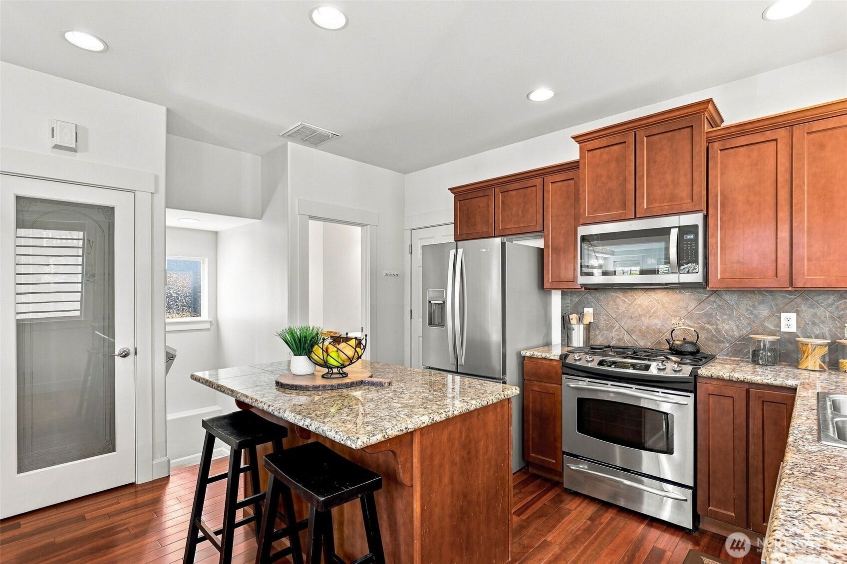 12420 NE 171st Court, Woodinville, WA 98072 12420 NE 171st Court, Woodinville, WA 98072
